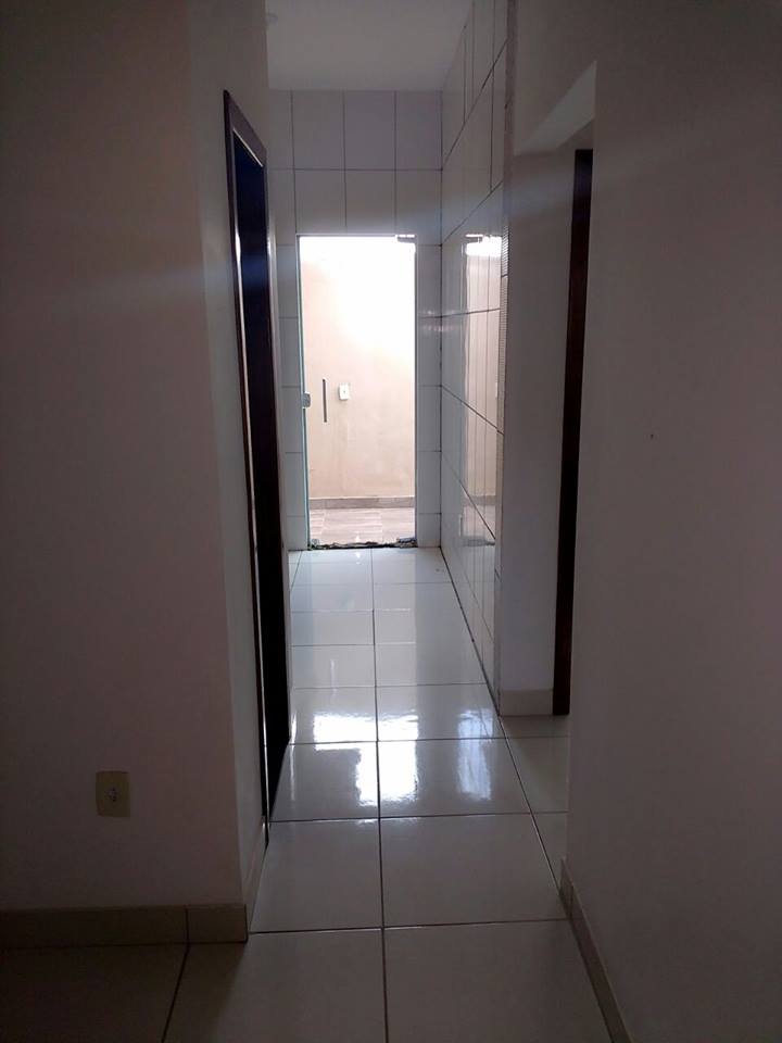VENDO CASA DE DOIS QUARTOS NO BAIRRO JK 